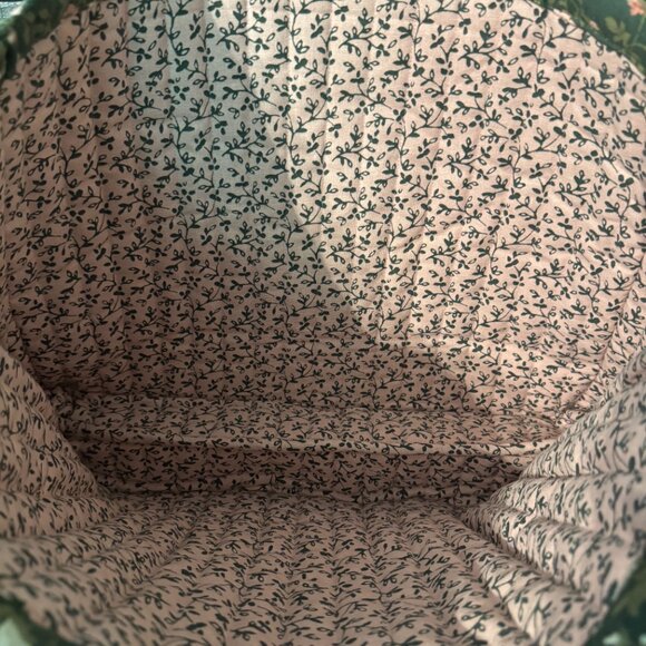 Laura Ashley Oversized Fabric Floral Tote Green Pink - Picture 2 of 2